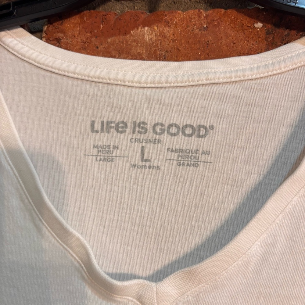Life is Good womens Crusher Love Unites Us V-neck t-shirt white L - Picture 3 of 4